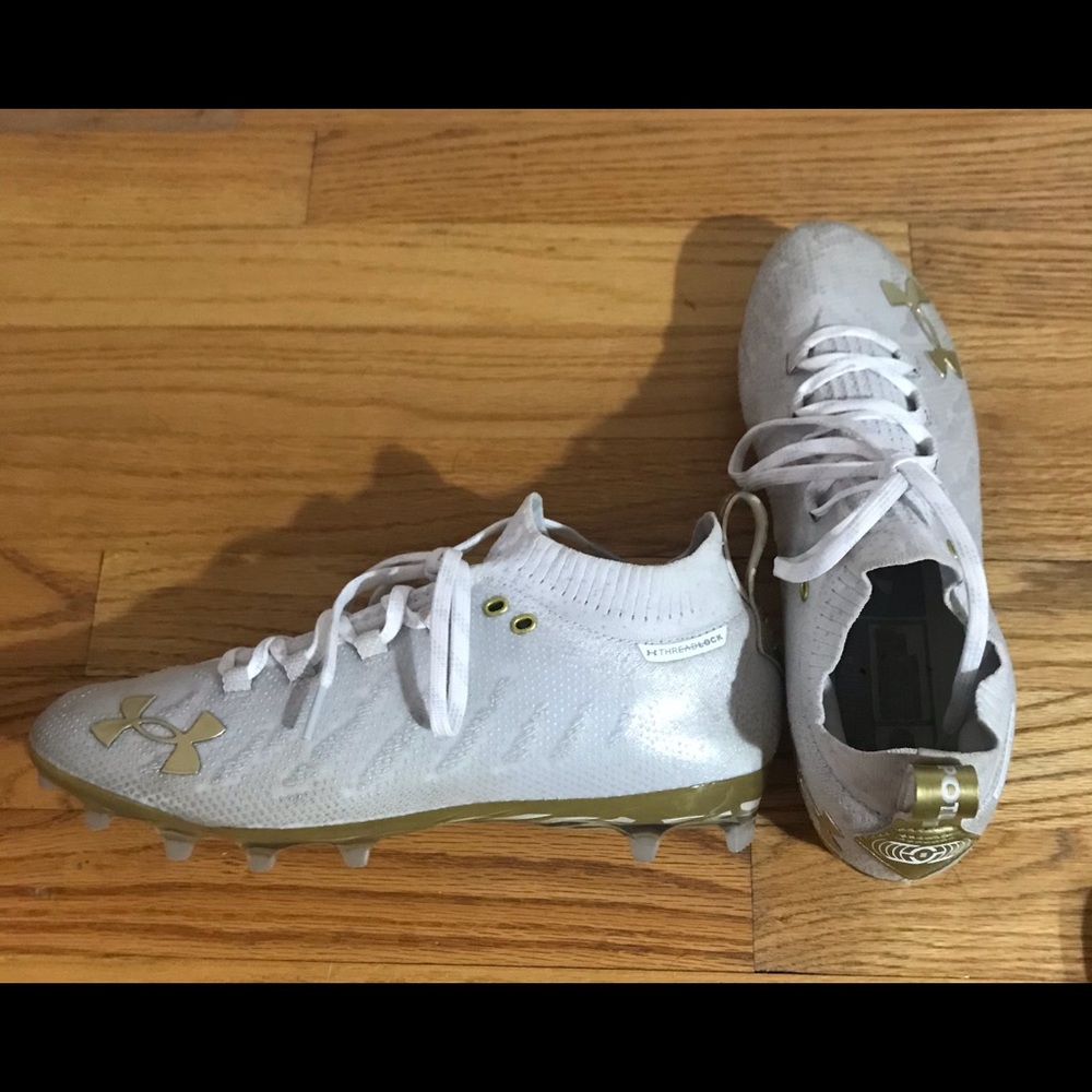 Under Armour Football Cleats, size 10